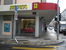 Las polémicas fotos del concesionario de ferrari en caracas. Ferrari Cancela El Contrato Con Todos Sus Distribuidores En Europa