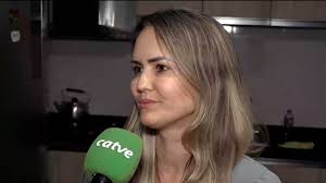 Eu senti que tinha que ir para o quarto e abrir a minha janela", diz  moradora que ajudou no resgate