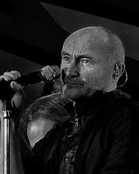 In un panorama musicale sempre più affollato di voci e illusioni da talent  show, ieri sera al Caffè Letterario di Roma è emersa una cantante che ha  qualcosa di raro: Nicole Petrelli.