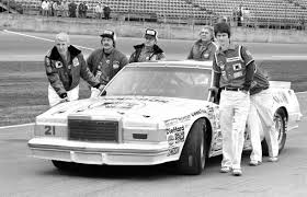 Car Owners Glen Wood Left And Eddie Wood Far Right And Members Of Car Vintage Racing Racing