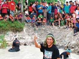 Penduduk Berpesta Di Bendang Sports