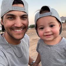 Why does a 90 degree turn appear to be a three-quarter circle?