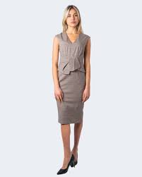 Perfetto per esaltare tuo stile durante le cerimonie serali alle quali parteciperai. Vestito Corto Sandro Ferrone Fiocco Beige 60065