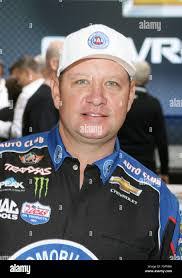 Robert Hight's Instagram, Twitter & Facebook