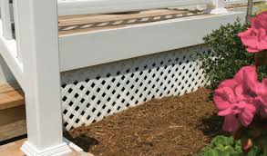 26 most stunning deck skirting ideas to try at home. Veranda Plastic Lattice