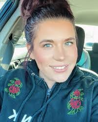 Shelby Collins's Instagram, Twitter & Facebook