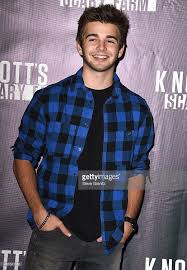 At 6 the industry brought thomas to los angeles, when his sister brielle, booked a series regular role on the hit usa series the starter wife. Jack Griffo Arrives At The Knotts Scary Farm Black Carpet At Knotts Picture Id491041556 708 1024 Jack Davis Max Thunderman Chris And Eva