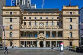 First Look Inside Hub S Coworking Offices In Sydney S Customs House In 2020 Customs House Landmark Buildings Coworking Space Design