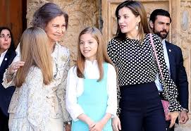 Check spelling or type a new query. Koroleva Leticiya Possorilas So Svoej Svekrovyu Korolevoj Sofiej Video