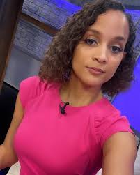 I'm warming up to wearing more pink