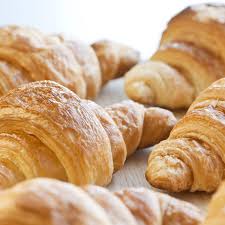 Il forno che smise di funzionare era un microonde di quelli supercompleti con anche la funzione solo cottura ventilata, questo mi permetteva di cuocere uno due o tre cornetti senza un consumo eccessivo di corrente. Come Cuocere I Cornetti Vuoti Consigli Per Cuocere Al Meglio I Croissants