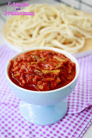 Per questo sugo è consigliato l'uso della pasta corta, come farfalle, tortiglioni e pennette. Sugo Di Asparagi Selvatici Condimento Perfetto Per Pasta Ricetta Leggera E Semplice L Angolo Delle Prelibatezze