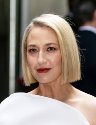 Carrie Coon's Blonde Bob Is So Razor Sharp and Chic