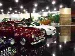 The original american version was hosted by rapper xzibit (one episode featured guest hosts chamillionaire and don omar). Garage Gas De Pimp My Ride A Los Angeles Xzibit Evreux Video Dailymotion