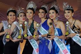Tatiana kumar was crowned miss malaysia world 2016 on saturday, besting 18 other candidates for the chance to represent the country at the 2016 miss world pageant. Erm Marketing Sdn Bhd 530975 W Malaysia Glamour News Page 11