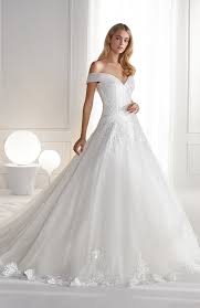 Nicole, azienda leader del settore si propone con più linee destinate a un target trasversale: Abito Sposa Aurora By Nicole Milano Au12182 Le Mariage