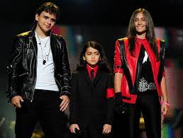 Paris jackson attends a party at the regent beverly wilshire. Blanket Jackson Ist Jetzt 18 Auf Diese Rasselbande Ware Papa Michael Stolz Leute Bild De