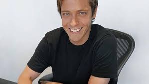 No, antes tenía los dientes amarillos. Masterchef Celebrity 2 Gaston Dalmau Revelo Por Que Alex Caniggia No Esta En El Grupo De Whatsapp Diarioshow El Portal De Espectaculo