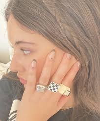 Sheesh Magazine (sheeshmagazine)