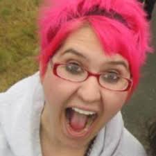 Lizzie Cooper (@pinkshoesliz)