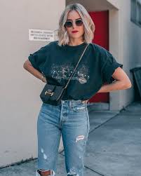 Oversized Tshirt Outfit Oversized Tshirt Outfit Jeans Oversized Tshirt Outfit Mom Jeans Over In 2020 Casual Tshirt Outfit Outfits With Leggings Tshirt Outfits