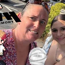 Fundraiser for Laura Konters by Brooklyn Bernstein : Help Us Attend  P1Harmony: A Mother-Daughter Trip