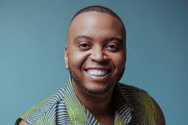 De Cotia para o mundo: Ator brasileiro Roger Ribeiro iniciará sua carreira  internacional