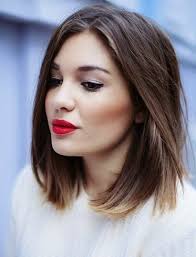 Las personas con cuello corto deberían evitar el volumen de cabello en el cuello. Pin En Cabello