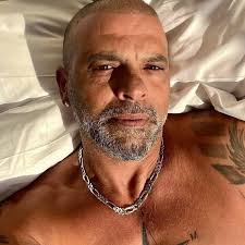 גם אני עם אייל גולן לכל אורך הדרך