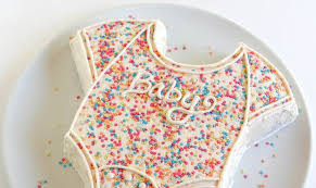 A baby shower is not only about celebrating the newest member of the family, but also honoring and supporting the parents. Recette De Gateau De Baby Shower Facile En Forme De Body Bebe