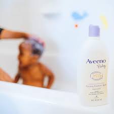 This skin moisturizing formula with natural colloidal oatmeal promotes relaxing serenity for your baby's nighttime bath. Buy Aveeno Baby Calming Comfort Bath With Relaxing Lavender Vanilla Scents Hypoallergenic Tear Free Formula Paraben Phthalate Free 18 Fl Oz Pack Of 1 Online In Turkey B0030u7dw0