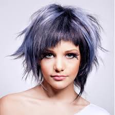 These cute easy hairstyles for short hair are a great finding for women who wish to look pretty but do not have much time for some intricate styling. 15 Easy And Quick Best Party Hairstyles For Short Hair