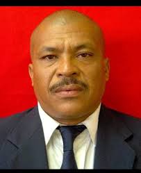 Somos una empresa dedicada a la venta al mayor y al detal inf al WhatsApp  4121067256El puerta ventana panorámica portones todo para tu