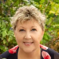 Melissa Sager's Instagram, Twitter & Facebook