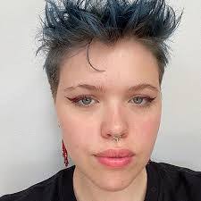 Amy Lloyd's Instagram, Twitter & Facebook