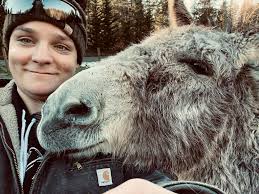 Meet Deloris!!!! However she is a white elephant gift 😩😭😭😭😭 that I'm  seriously debating