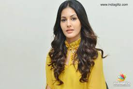 Amyra dastur is an indian actress who works in hindi, tamil, and telugu films. Interview Amyra Dastur Telugu News Indiaglitz Com