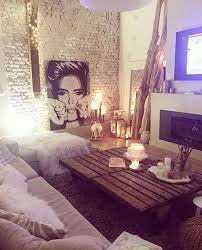 Another romantic living room without color but still gorgeous. 15 Inspiring Romantic Room Decor For Surprise Your Lover S Styles Decor Wohnzimmer Gemutlich Zimmerdekoration Wohnzimmer Einrichten