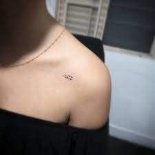 Find The Best And Latest Women 039 S Fashion Trend Nails Art Outfit Ideas Jewellery Design And Hair Styl Aquarius Tattoos Aquarius Tattoo Tattoos For Women