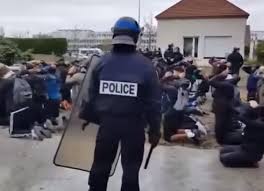 Η γαλλία έκανε παρέλαση στο μόναχο, έδειξαν από νωρίς τα δόντια τους και υπενθύμισαν ότι ακόμα και σε μία συμβατική βραδιά μπορούν να κάνουν επίδειξη ανωτερότητας απέναντι σε έναν τεράστιο. Salo Prokaloyn Sth Gallia Oi Eikones Ths Syllhpshs Ma8htwn Se Proastio Toy Parisioy