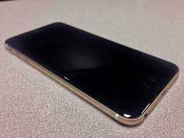 Economisez avec notre option de livraison gratuite. Un Iphone 6 Couleur Or Avec Facade Noire Ca Donne Ca Iphone Soft