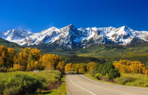 Canadian Rockies or American Rockies: Which Should You Visit?