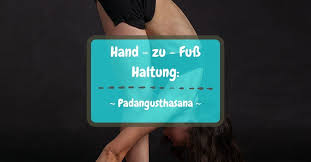 The pose is entered by lying down on one's back, raising one leg and grasping the big toe with the hand on the same side. Padangusthasana Yoga Asana Haltung Hand Zum Fuss