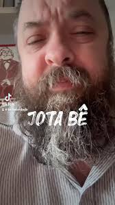 para dicas literárias boas de verdade, siga “a lábia”, da @analimacecilio