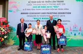 Những lời cầu nguyện trên toàn thế giới đều đang hướng đến cầu thủ này. Ä'an Máº¡ch Trong Máº¯t Em Háº¥p Dáº«n Tráº» Em Viá»‡t Nam VÄƒn Hoa Xa Há»™i