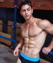 Kevin Guastella (8) @kevin_guastella_