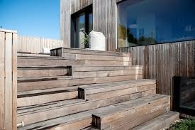 Thermowood er yderst velegnet til udendørs beklædning. Moelven Hjaelper Dig Med At Vaelge Terrasse Building Supply Dk