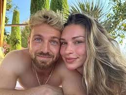 Inside Sam Thompson and Zara McDermott's 'poisonous' split as pals slam  'pathetic' move