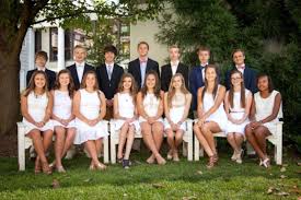 Sixteen graduate from Kent School
