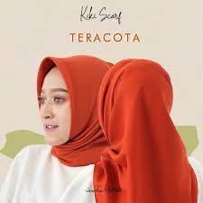 Warna warna netral seperti hitam putih coklat ataupun abu abu cocok dengan warna biru terang tergantung dari kesan apa yang ingin kamu. Jilbab Segi Empat Hijab Milo Coklat Susu Katun Murah Daily Adem Halus Grosir Kantor Kerja Kuliah Shopee Indonesia